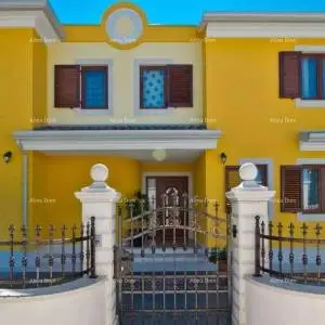 SAMOSTOJEĆA, neposredna blizina mora, cca. 500 metara.
