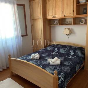 Samostojeća obiteljska kuća s velikom okućnicom, otok Krk
