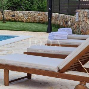 Samostojeća villa s bazenom na mirnoj lokaciji
