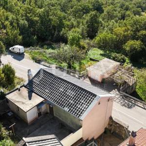 Šarmantna kuća s pogledom na more u mirnom zaleđu Crikvenice