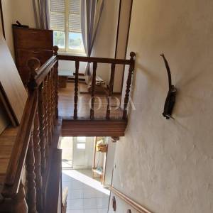 Šarmantna kuća s pogledom na more u mirnom zaleđu Crikvenice