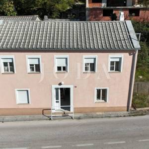 Šarmantna kuća s pogledom na more u mirnom zaleđu Crikvenice