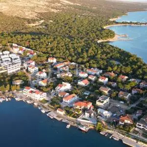 Savršen spoj luksuza i mora – novogradnja u Punta Šimunima