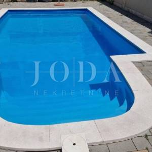Selce, apartman u prizemlju sa pogledom