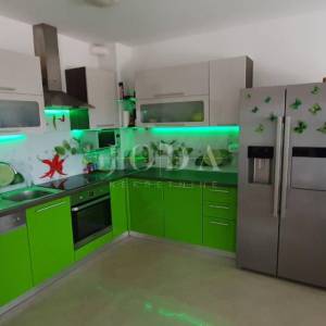 Selce, apartman u prizemlju sa pogledom