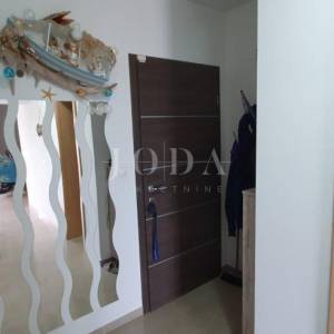 Selce, apartman u prizemlju sa pogledom