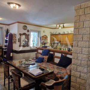 Selce apartmanska villa s pogledom na more