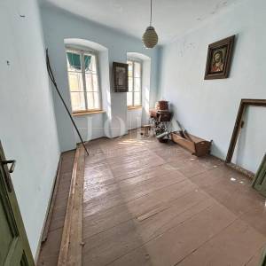 Selce, kuća 50 m od mora za adaptaciju