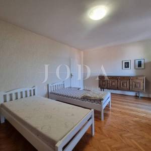 Selce, obiteljska kuća na odličnoj lokaciji