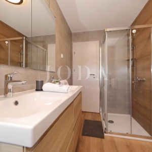 Seline, Starigrad - luksuzna villa s bazenom
