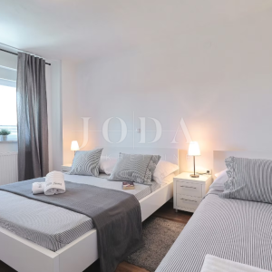 Seline, Starigrad - luksuzna villa s bazenom