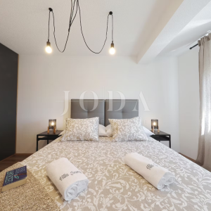 Seline, Starigrad - luksuzna villa s bazenom