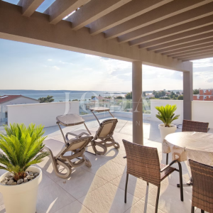 Seline, Starigrad - luksuzna villa s bazenom