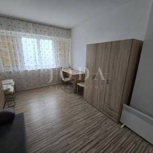 Senj, dvosobni stan 65m2