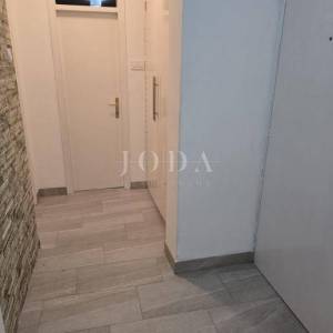 Senj, dvosobni stan 65m2