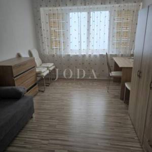 Senj, dvosobni stan 65m2
