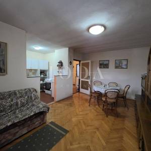 SENJ, dvosobni stan na odličnoj lokaciji
