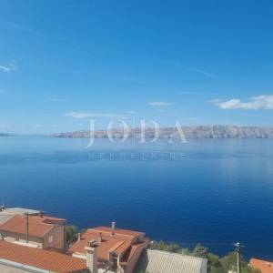 SENJ, kuća sa četiri stambene jedinice