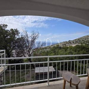 SENJ, kuća sa dva stana i prekrasnim pogledom