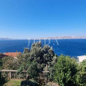 SENJ, kuća sa dva stana i prekrasnim pogledom na more