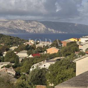 SENJ, Kuća sa garažom