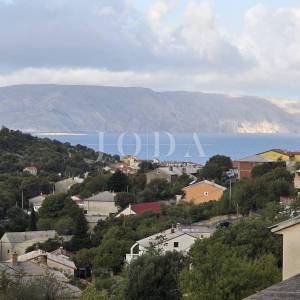 SENJ, Kuća sa garažom