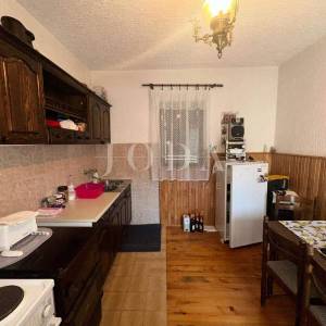 SENJ, Kuća sa garažom