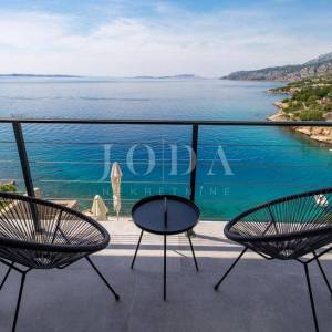 Senj okolica kuća prvi red do mora