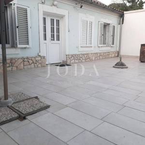 Senj- samostojeća kuća blizu mora i centra