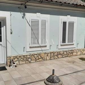 Senj- samostojeća kuća blizu mora i centra