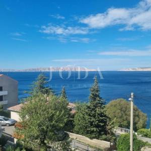 Senj, stan na prvom katu, 75 m od mora