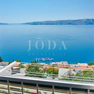 Senj-uređeni stan s panoramskim pogledom na more