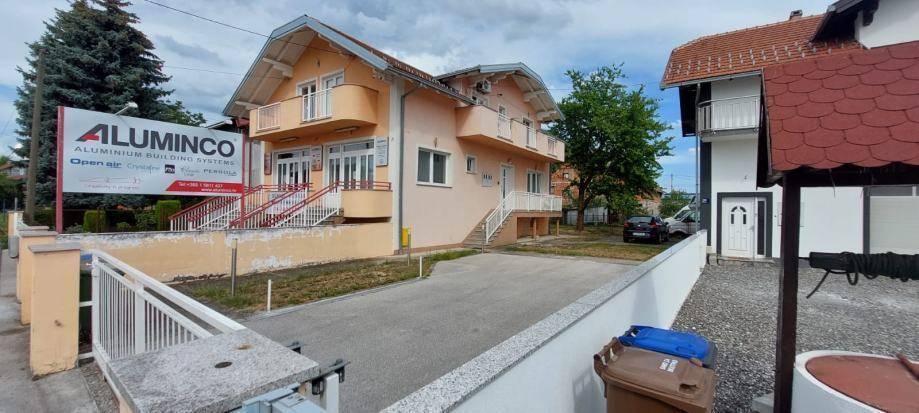 SESVETE, KUĆA 330 m2 SA POSL. PROSTOROM I 2 STANA (prodaja)
