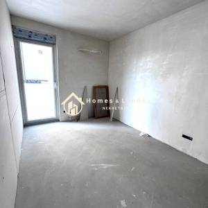 Sesvete,centar,2-soban PP 30m2 u prizemlju+balkon 7m2+vrt 9m2+PM