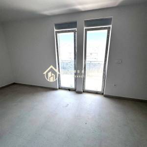 Sesvete,centar,3-soban  stan 68m2 na 1katu(S2G4) s loggiom i parkingom