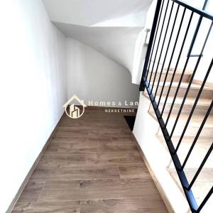 Sesvetski Kraljevec,4-soban dvoetažni stan 95m2+94m2 vrta+2 parkinga