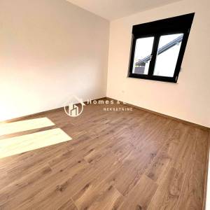 Sesvetski Kraljevec,4-soban dvoetažni stan 95m2+94m2 vrta+2 parkinga