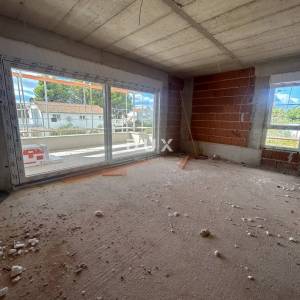 ŠIBENIK, SRIMA – Luksuzan stan u novogradnji, 300 m od mora i plaže
