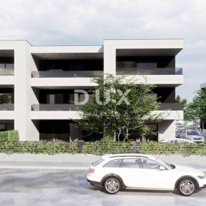 ŠIBENIK, SRIMA – Moderan trosoban stan u novogradnji, 300m od pješčane plaže