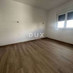 ŠIBENIK, VODICE – Luksuzni dvoetažni stan na atraktivnoj lokaciji, 200 m od plaže