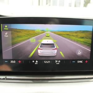 Škoda Octavia Combi 2.0 TDi DSG 150ks *LED, NAVIGACIJA*