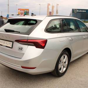 Škoda Octavia Combi 2.0 TDi DSG 150ks *LED, NAVIGACIJA*