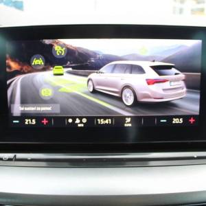 Škoda Octavia Combi 2.0 TDi DSG *LED, NAVIGACIJA*