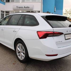 Škoda Octavia Combi 2.0 TDi DSG *LED, NAVIGACIJA*