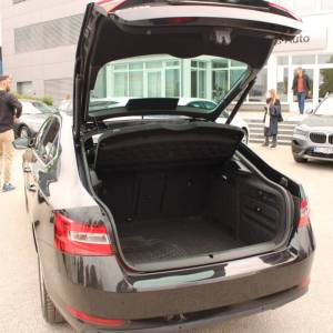 Škoda Superb 2.0 TDi DSG *LED, NAVIGACIJA*