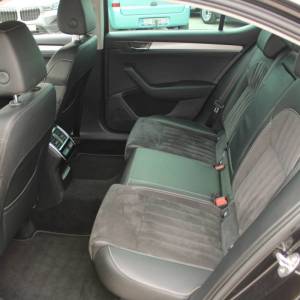Škoda Superb 2.0 TDi DSG *LED, NAVIGACIJA*