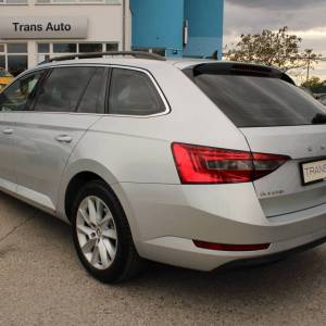 Škoda Superb Combi 2.0 TDi DSG *NAVIGACIJA*