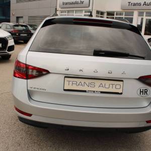 Škoda Superb Combi 2.0 TDi DSG *NAVIGACIJA*