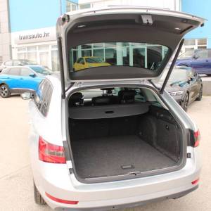 Škoda Superb Combi 2.0 TDi DSG *NAVIGACIJA*