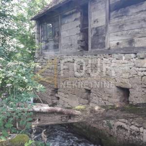 Slunj - okolica, imanje sa starim mlinom na Korani